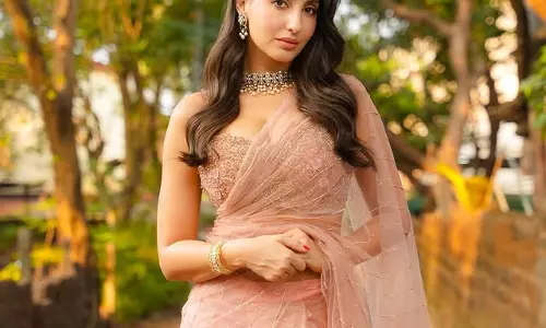 Nora Fatehi�s experimenting again? Watch and learn