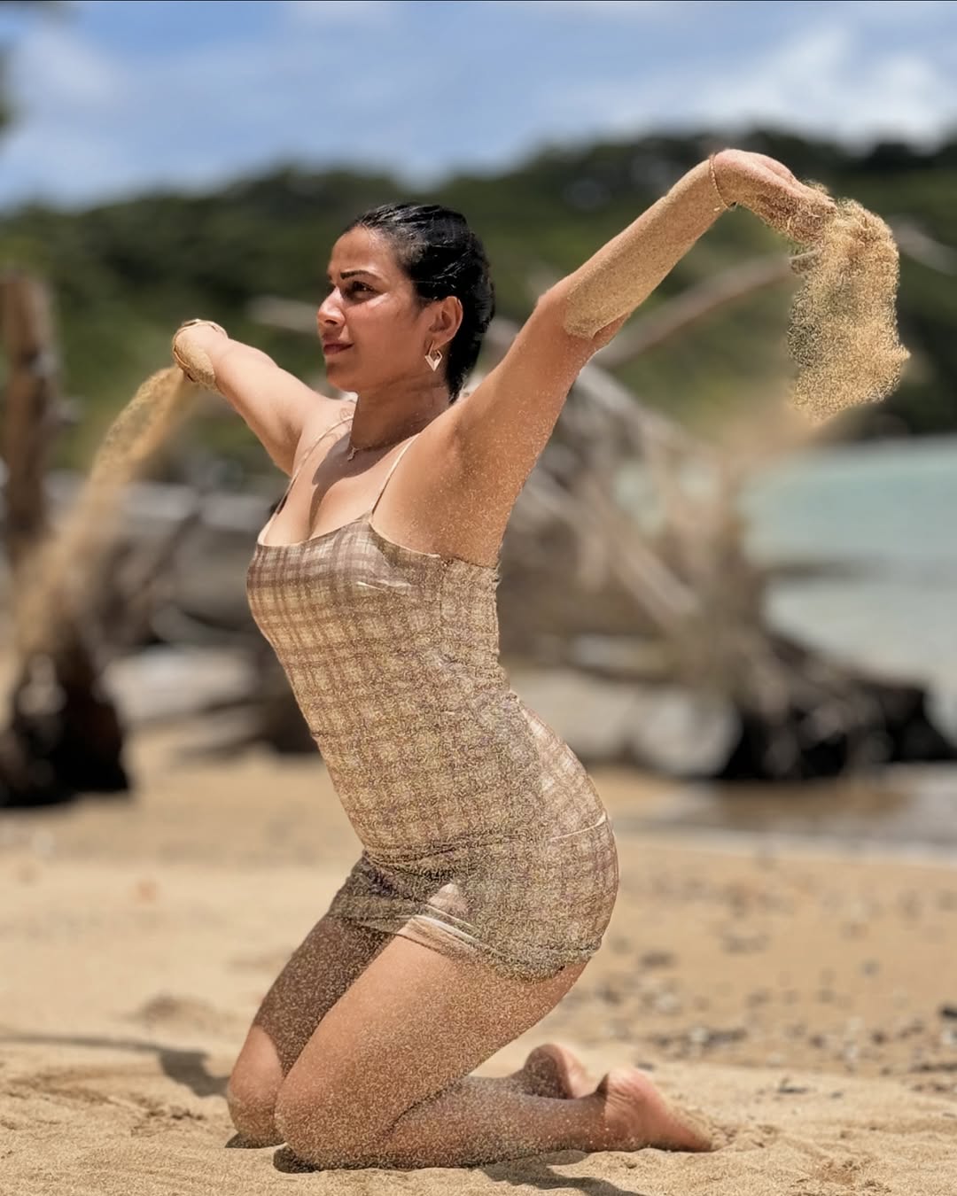 Inaya Sultana dazzles fans with her unforgettable 2025 wishes Inaya Sultana dazzles fans with her unforgettable 2025 wishes