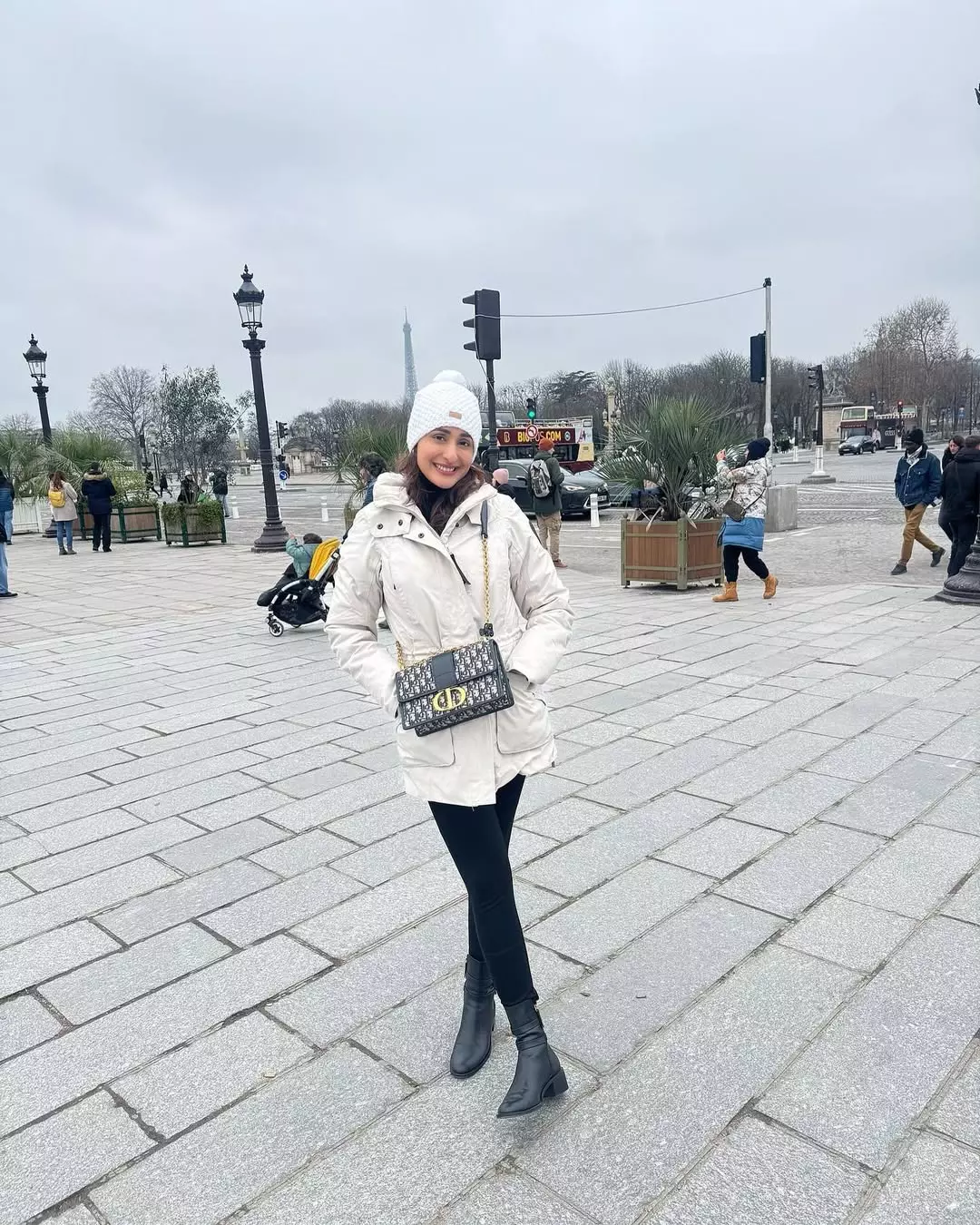 Why does Pragya Jaiswal look like she�s running a masterclass on perfection?