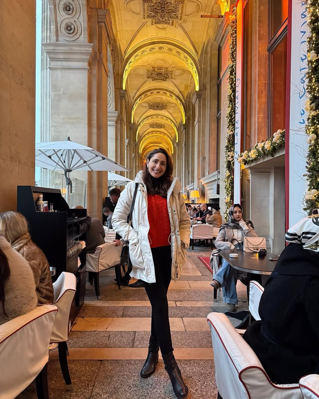 Why does Pragya Jaiswal look like she�s running a masterclass on perfection?