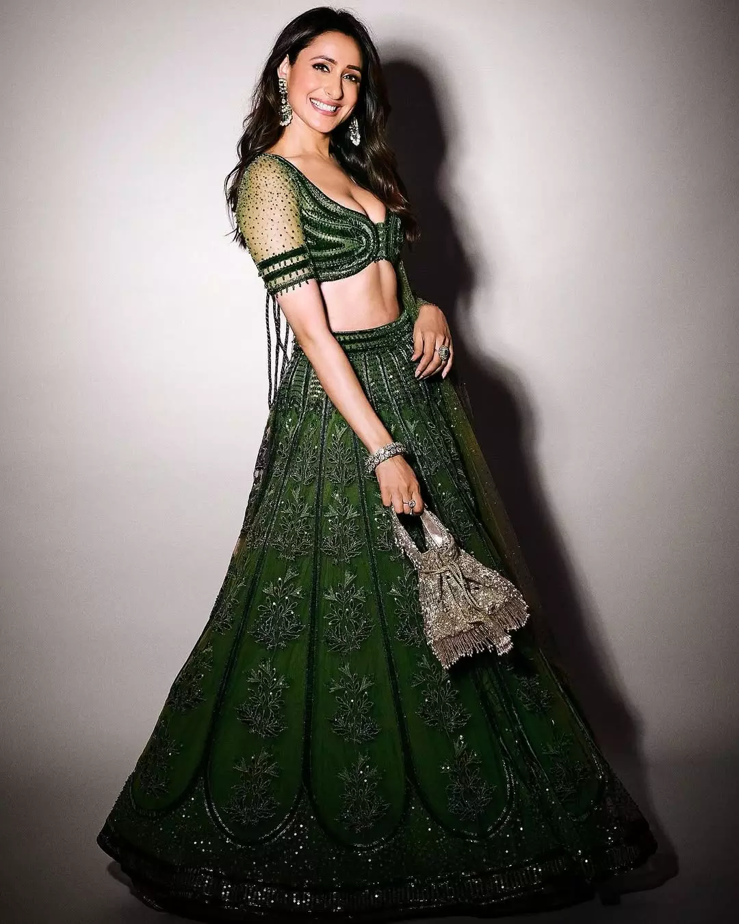 Why does Pragya Jaiswal look like she�s running a masterclass on perfection?