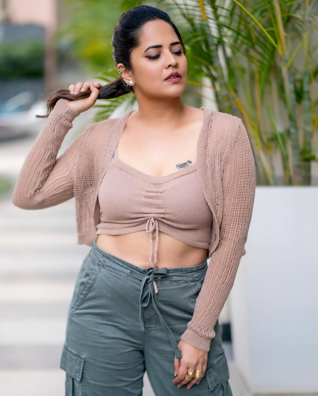 Anasuya Bharadwaj greets 2025 with her enchanting new year style Anasuya Bharadwaj greets 2025 with her enchanting new year style