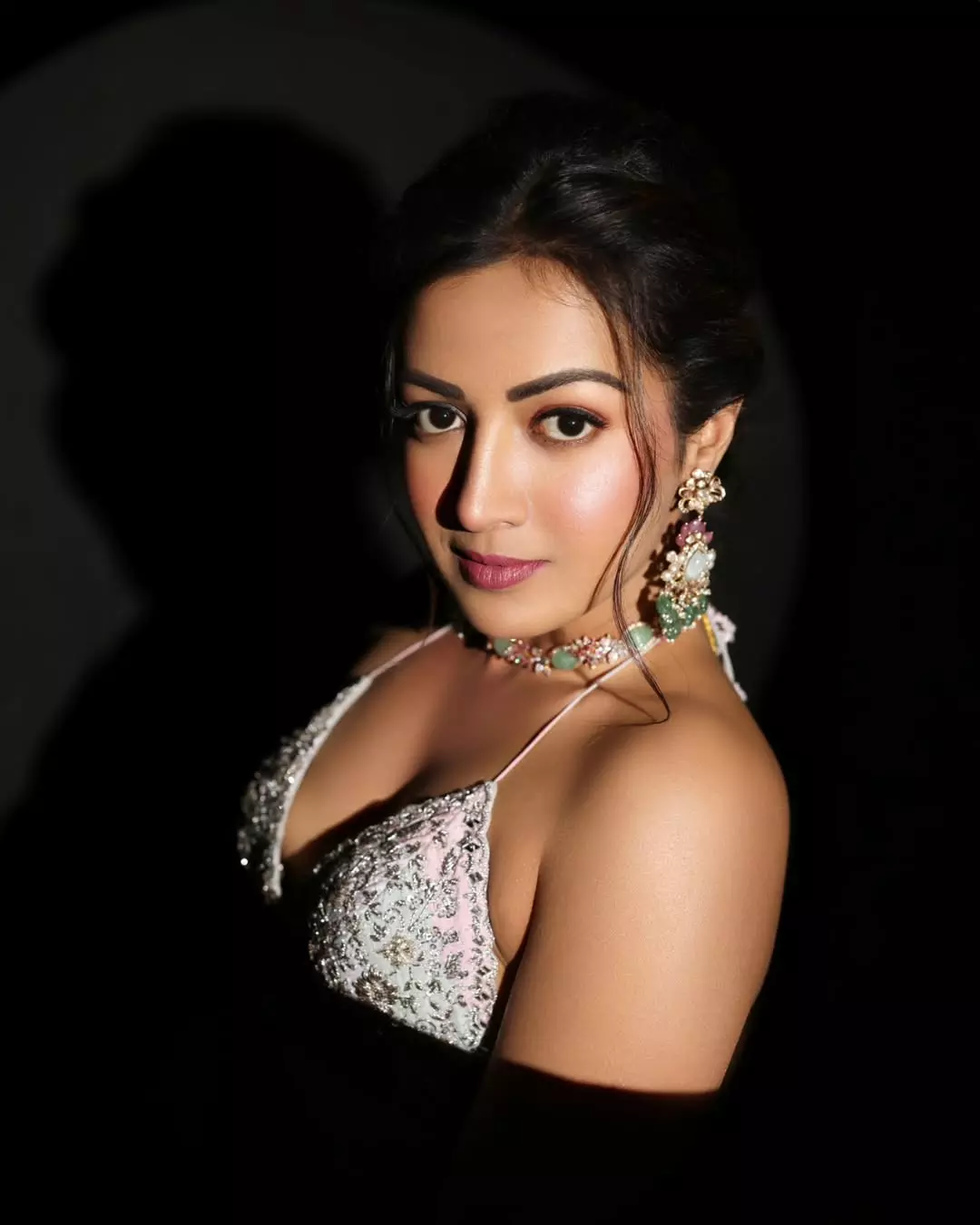 Catherine Tresa Makes a Grand Entry into 2025 with Her Fabulous Look Catherine Tresa Makes a Grand Entry into 2025 with Her Fabulous Look