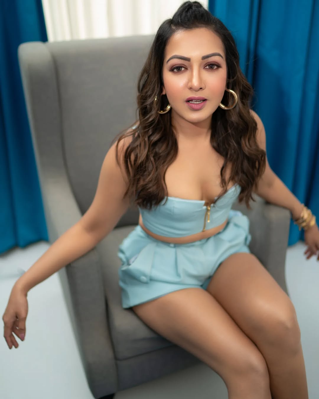 Catherine Tresa Makes a Grand Entry into 2025 with Her Fabulous Look Catherine Tresa Makes a Grand Entry into 2025 with Her Fabulous Look