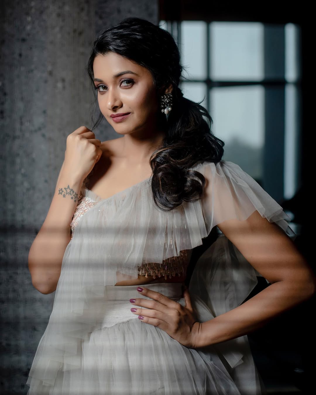 Priya Bhavani welcomes 2025, setting new fashion benchmarks