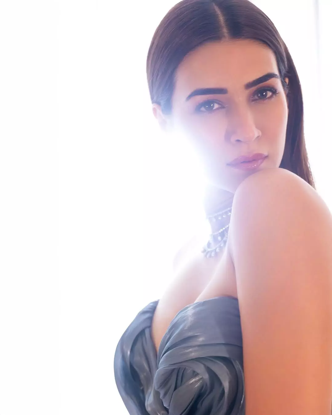 Apparently, Kriti Sanons Average Looks Are Still Better Than Our Best Apparently, Kriti Sanons Average Looks Are Still Better Than Our Best