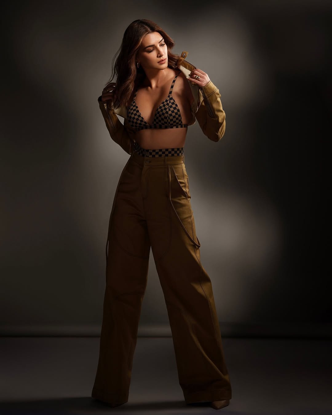 Apparently, Kriti Sanons Average Looks Are Still Better Than Our Best Apparently, Kriti Sanons Average Looks Are Still Better Than Our Best