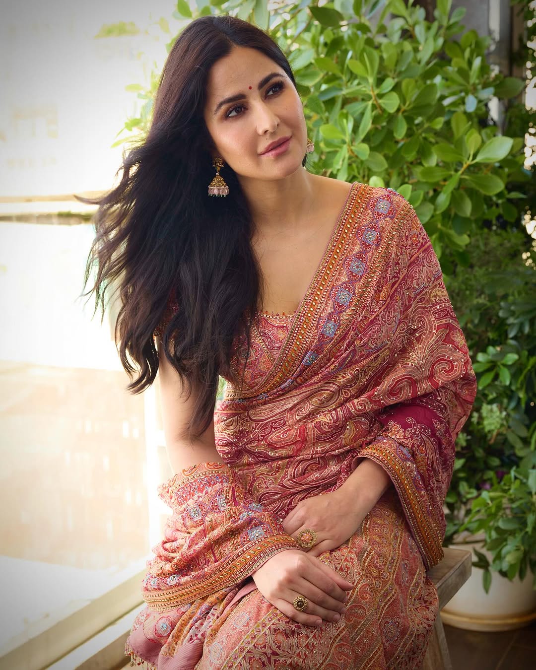 Katrina Kaif makes 2025 brighter with her stylish wishes Katrina Kaif makes 2025 brighter with her stylish wishes