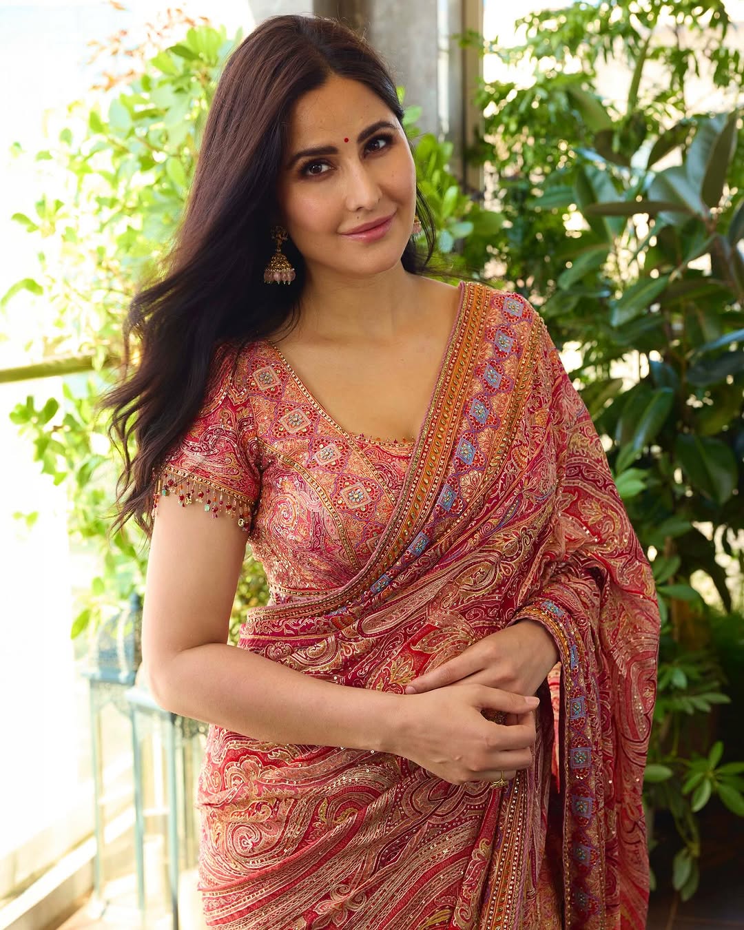 Katrina Kaif makes 2025 brighter with her stylish wishes Katrina Kaif makes 2025 brighter with her stylish wishes