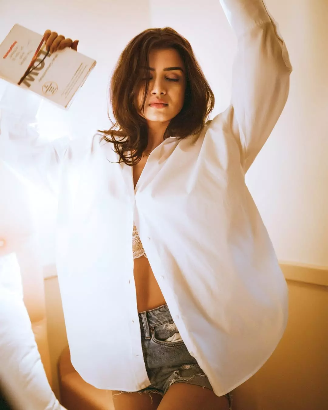 When Sakshi Sharma dresses up, even mannequins feel underwhelmed. When Sakshi Sharma dresses up, even mannequins feel underwhelmed.