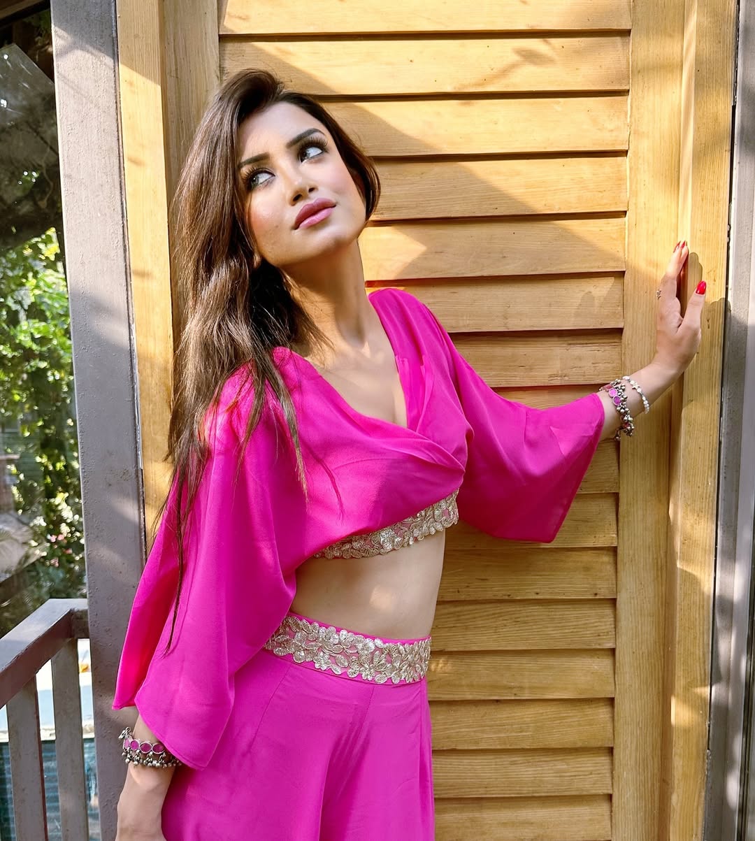 When Sakshi Sharma dresses up, even mannequins feel underwhelmed.