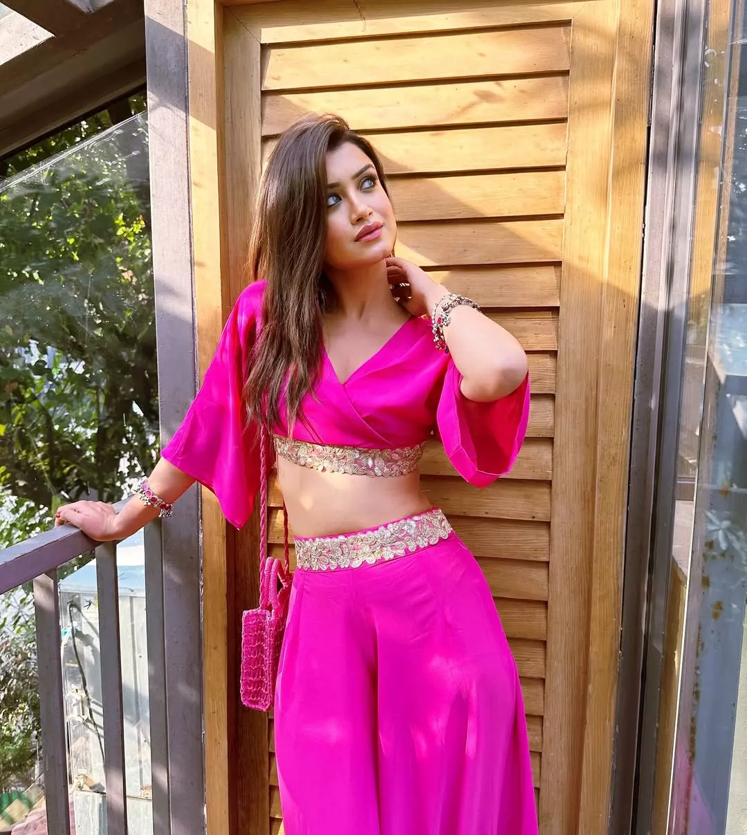 When Sakshi Sharma dresses up, even mannequins feel underwhelmed.