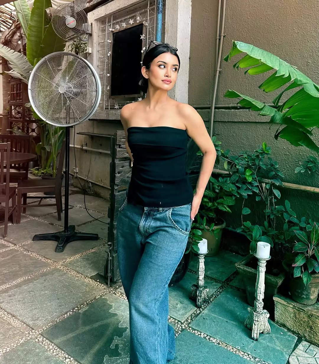 When Sakshi Sharma dresses up, even mannequins feel underwhelmed. When Sakshi Sharma dresses up, even mannequins feel underwhelmed.