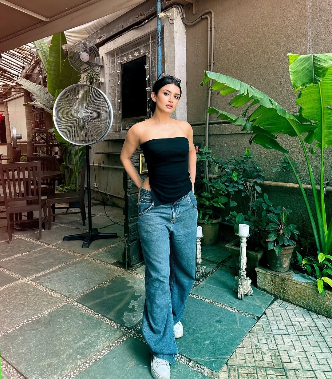 When Sakshi Sharma dresses up, even mannequins feel underwhelmed. When Sakshi Sharma dresses up, even mannequins feel underwhelmed.