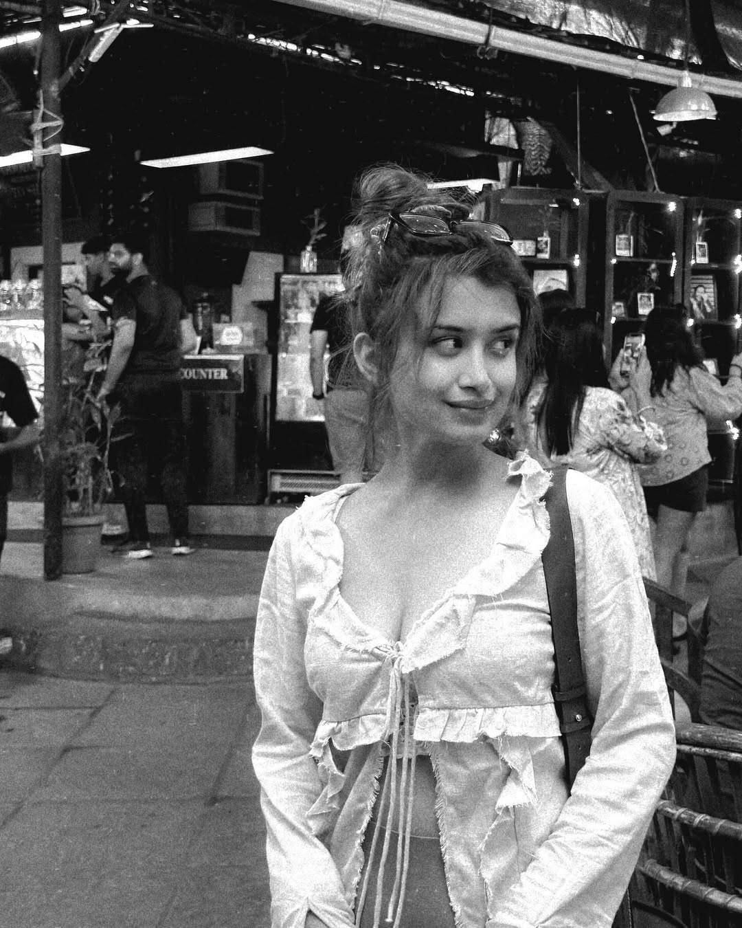 When Sakshi Sharma dresses up, even mannequins feel underwhelmed.