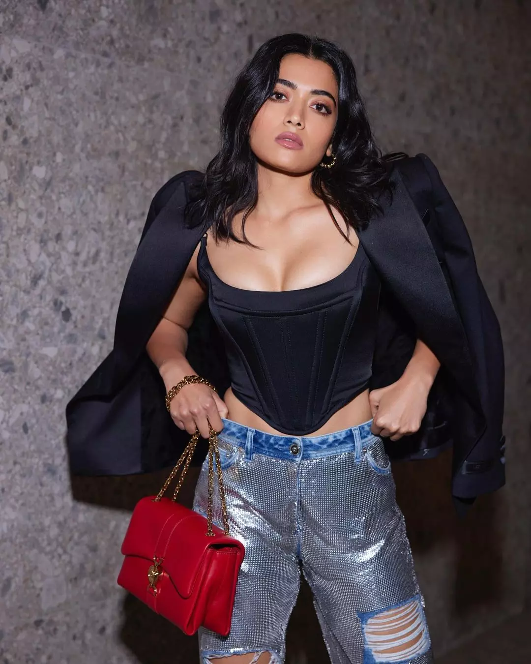 Rashmika�s 2025 Entry Proves She�s the Queen of Chic Rashmika�s 2025 Entry Proves She�s the Queen of Chic