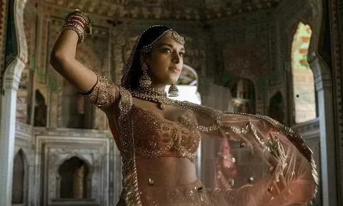 Nidhhi Agerwal’s AI snaps are just AWE