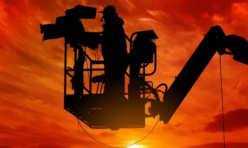 మండే ఎండైనా స‌రే త‌గ్గేదేలే!