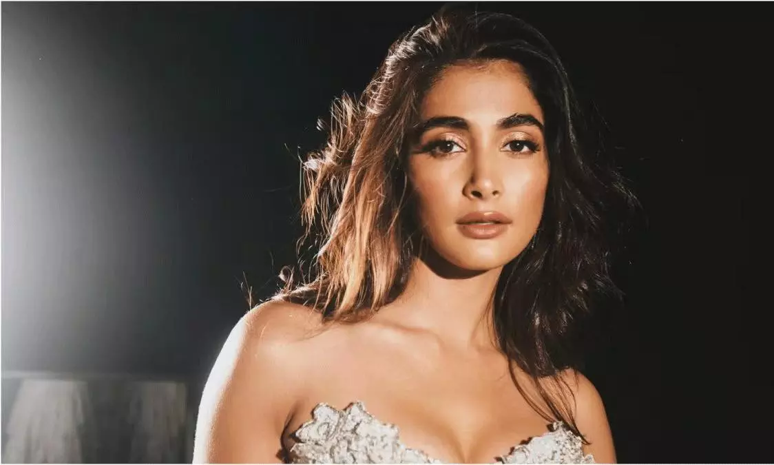 అలా అడిగే స‌రికి పూజాహెగ్డే కి కోపం త‌న్నుకొచ్చింది!