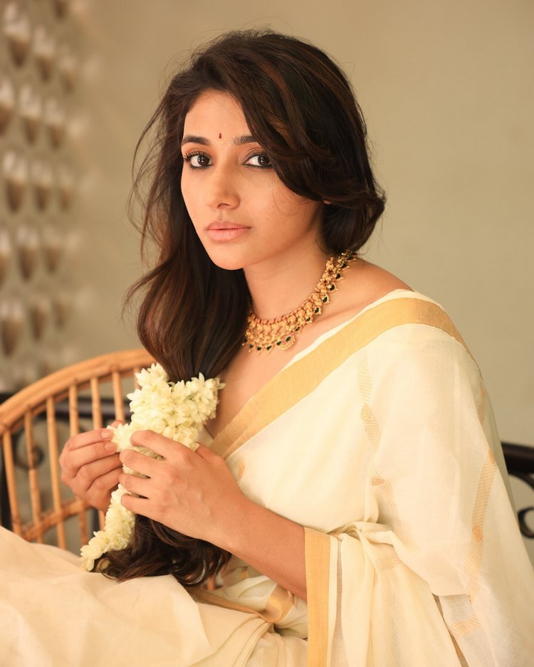 Mirna Menon�s Fashion is Truly Unstoppable Mirna Menon�s Fashion is Truly Unstoppable