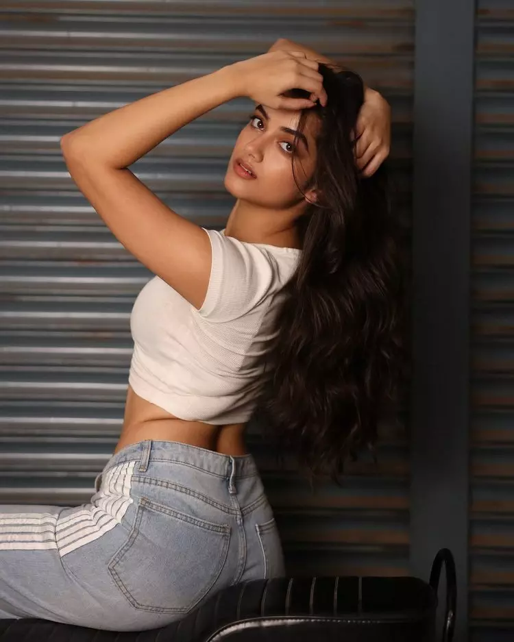 Bhagyashri Borse�s Latest Look Will Have You Gasping in Awe Bhagyashri Borse�s Latest Look Will Have You Gasping in Awe