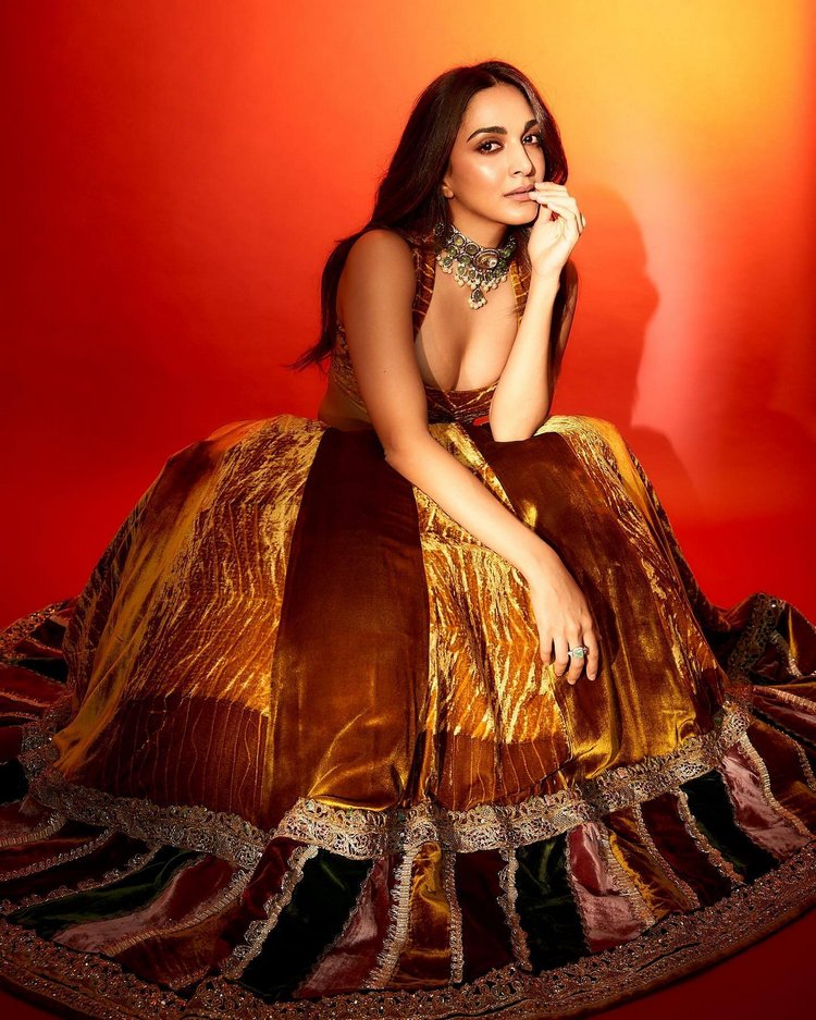 Kiaras Style Is an Ode to Timeless Fashion Kiaras Style Is an Ode to Timeless Fashion