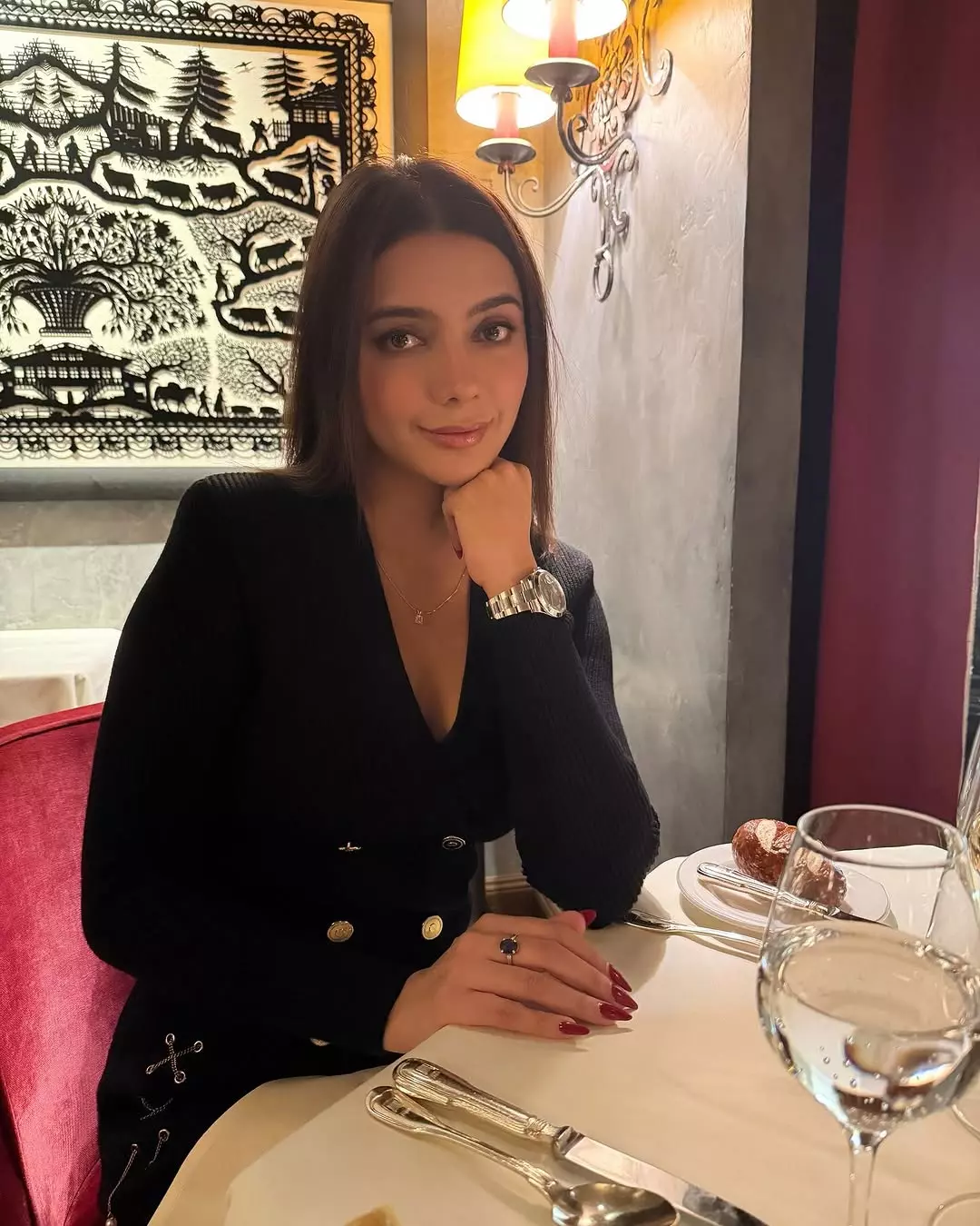 Ruhi Singh Knows How to Set the Fashion Bar High Ruhi Singh Knows How to Set the Fashion Bar High