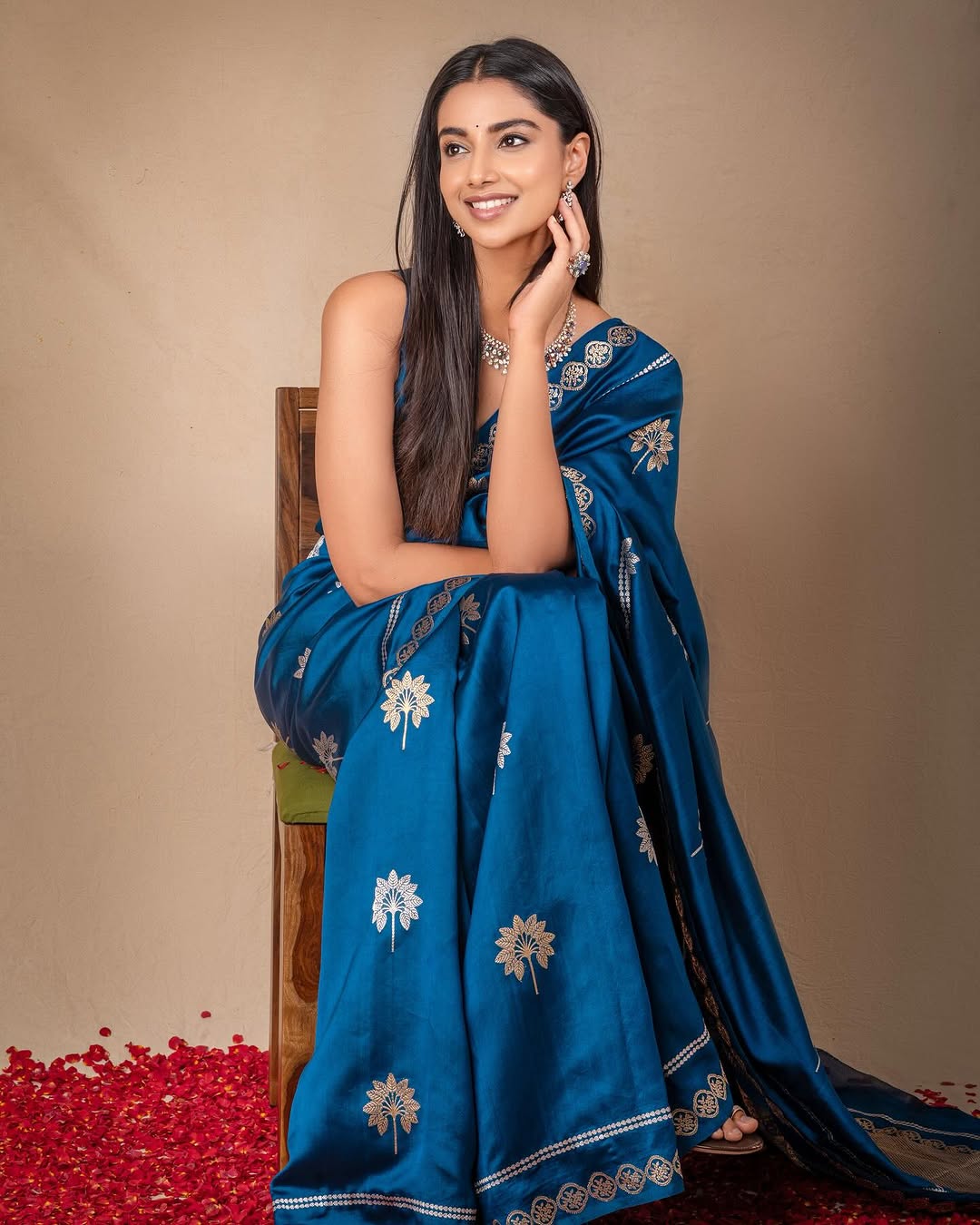 Meenakshi Chaudhary�s Looks Will Keep You Hooked for Hours