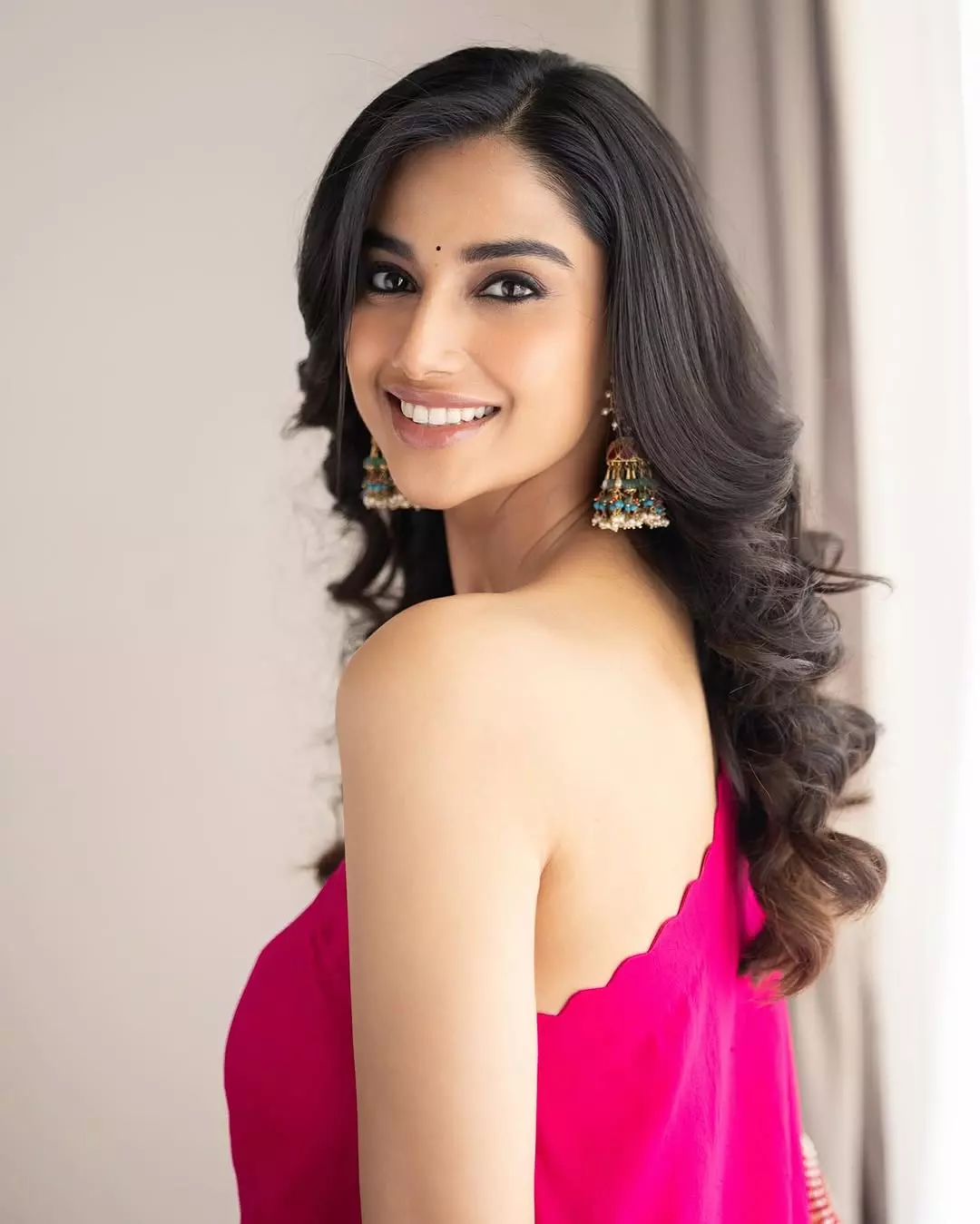 Meenakshi Chaudhary�s Looks Will Keep You Hooked for Hours