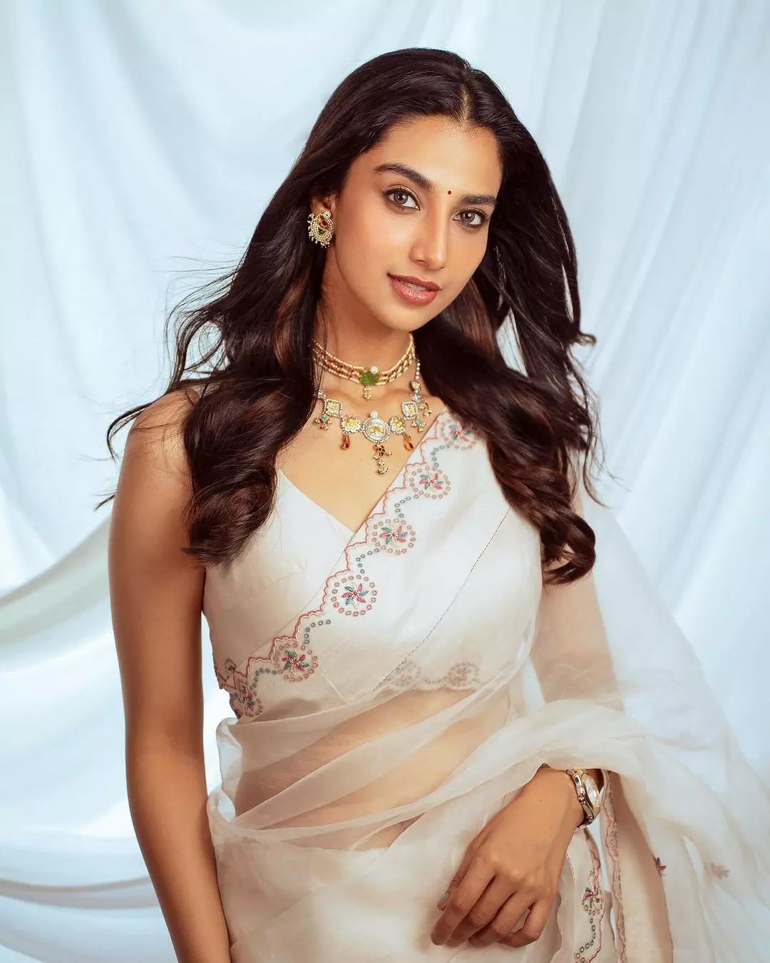 Meenakshi Chaudhary�s Looks Will Keep You Hooked for Hours Meenakshi Chaudhary�s Looks Will Keep You Hooked for Hours