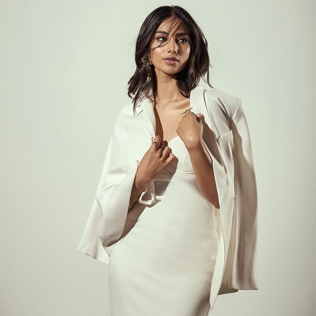 Meenakshi Chaudhary�s Looks Will Keep You Hooked for Hours Meenakshi Chaudhary�s Looks Will Keep You Hooked for Hours