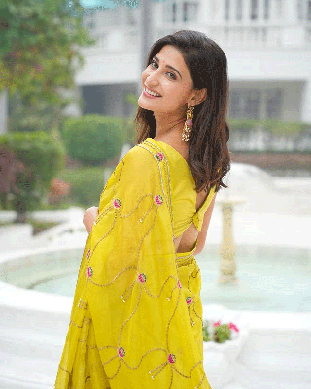 Aahana Kumra’s Sunday Style at Pool and Chill Aahana Kumra’s Sunday Style at Pool and Chill