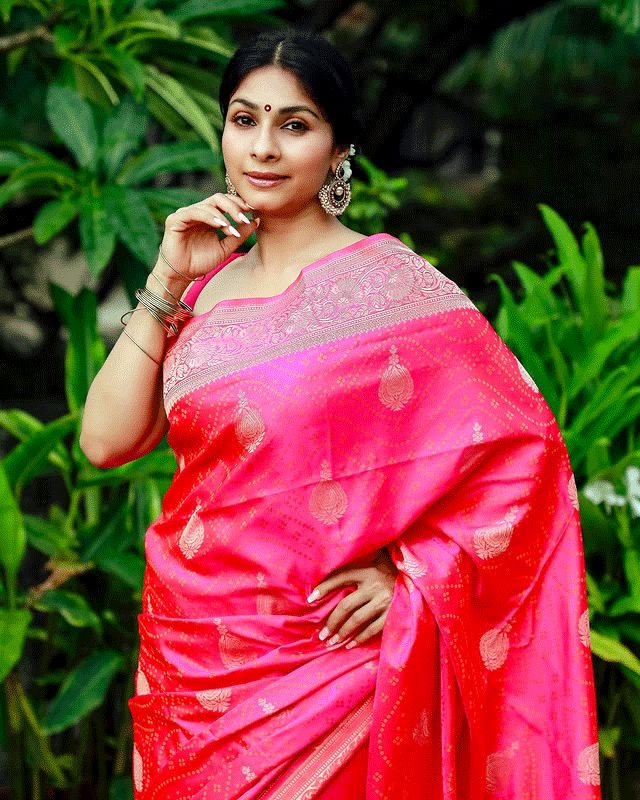 Tanishaa Mukerji’s Wardrobe is Everything You’ve Been Waiting For Tanishaa Mukerji’s Wardrobe is Everything You’ve Been Waiting For