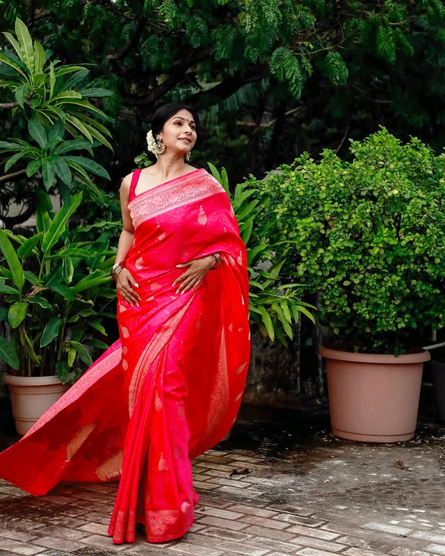 Tanishaa Mukerji’s Wardrobe is Everything You’ve Been Waiting For Tanishaa Mukerji’s Wardrobe is Everything You’ve Been Waiting For