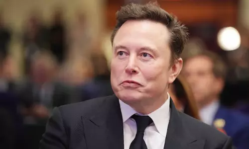 ప్రపంచ కుబేరుడి చేతికి పెద్దన్న గల్లాపెట్టె తాళం చెవి