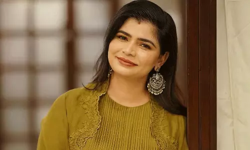 6 వేల అడుగుల లోతులో పాతిపెట్టారు.. గాయ‌కుడి లిప్‌లాక్ ఇష్యూపై చిన్మ‌యి!!