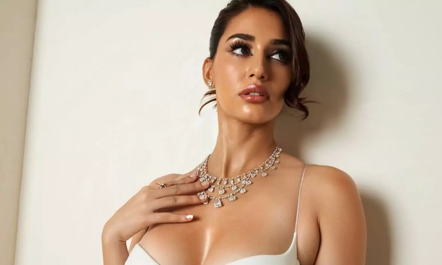 దిశా పటానీ బిగ్ బ్లో.. షాకవ్వాలంతే దిశా పటానీ బిగ్ బ్లో.. షాకవ్వాలంతే