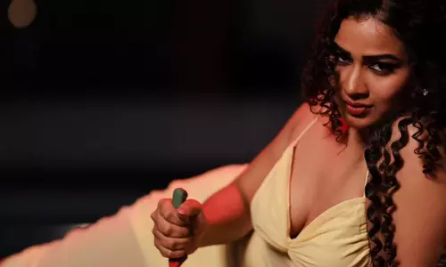 There’s something mysterious in Inaya’s recent photos