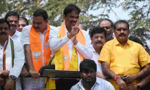 ఆయ‌న‌ను మేం గెలిపిస్తాం:  వైసీపీ తీర్మానం ..!