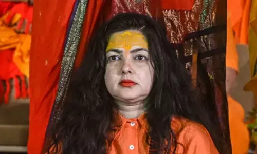 మమతా కులకర్ణీ ఈస్  బ్యాక్.. హోదా కంటిన్యూ!