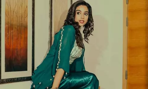 మీనాక్షి చౌదరి.. వయ్యారాల జాబిల్లి!