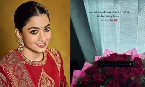 రష్మీకకు గులాబీలు పంపిన స్పెషల్ పర్సన్.. ప్రేమతో ఇలా!