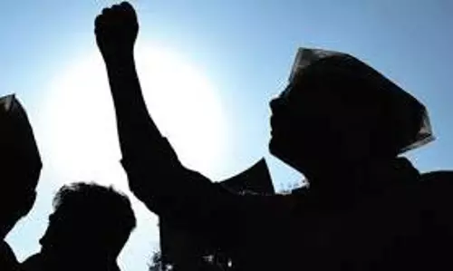 ఇదో సిత్రం: ఢిల్లీ సీఎం తేలకున్నా.. ప్రమాణస్వీకారం ముహుర్తం ఫిక్స్!