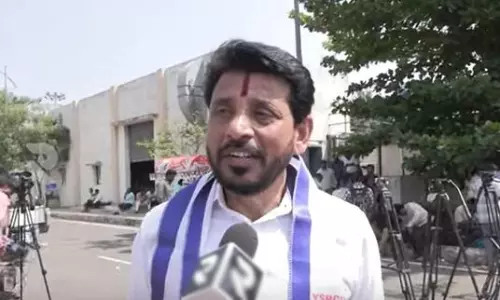 పవన్ ఎందుకు ప్రశ్నించడం లేదో చెబుతోన్న వైసీపీ నేత.. కీలక ఆరోపణలు! పవన్ ఎందుకు ప్రశ్నించడం లేదో చెబుతోన్న వైసీపీ నేత.. కీలక ఆరోపణలు!