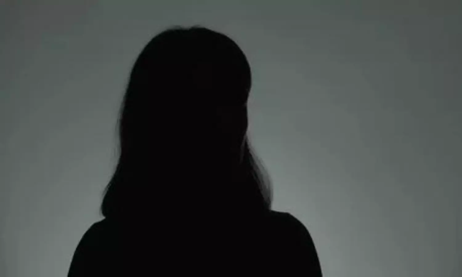 మోడ‌ల్‌తో ఆటాడుకున్నాడు.. టెన్నిస్ ఆట‌గాడిపై న‌టి!