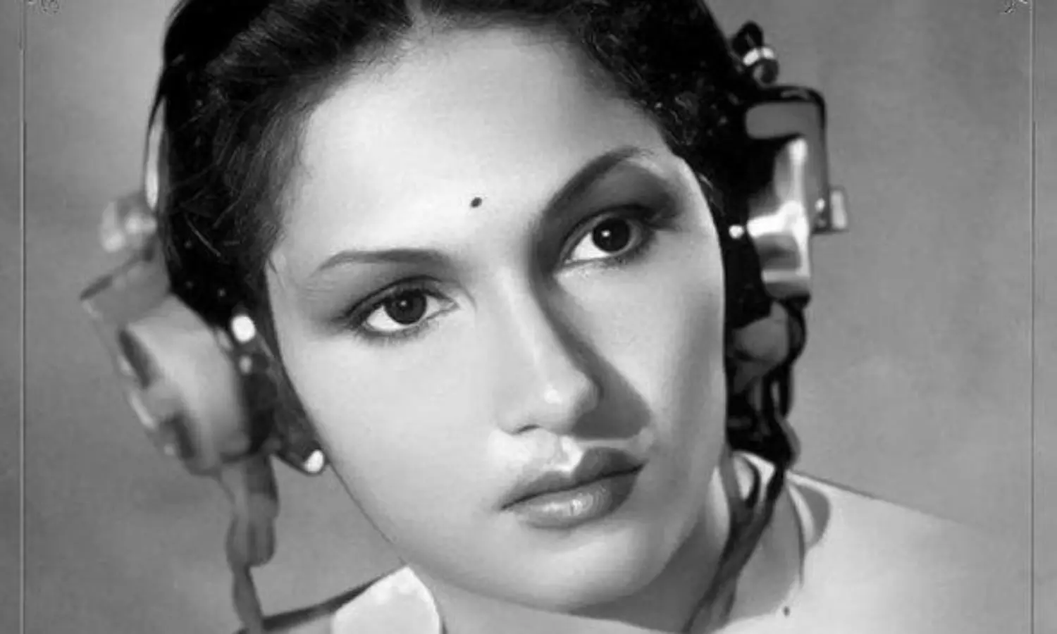 తొలి అవకాశం ఇచ్చినందుకు ఎన్టీఆర్ ఫ్యామిలీ కృతజ్ఞత తొలి అవకాశం ఇచ్చినందుకు ఎన్టీఆర్ ఫ్యామిలీ కృతజ్ఞత