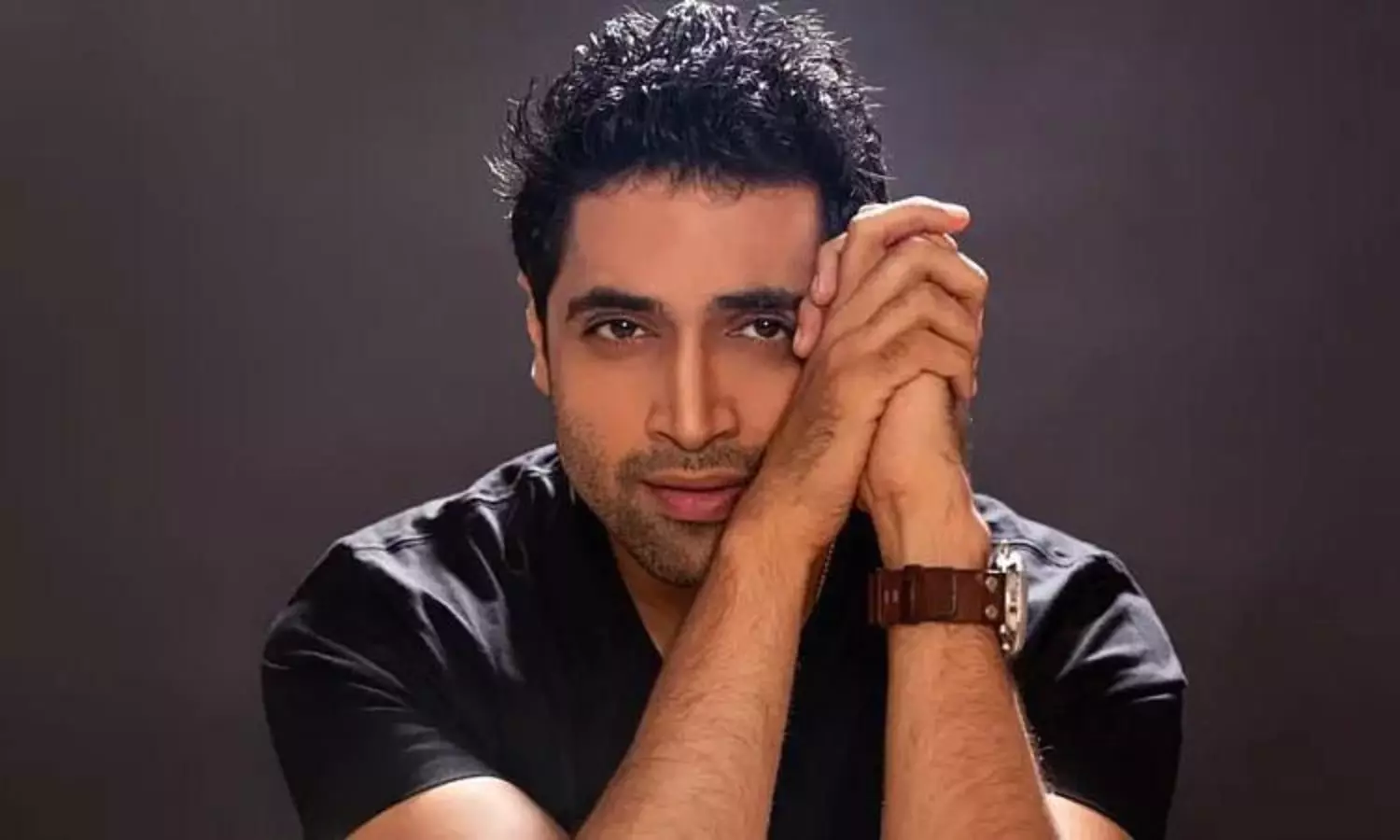 శేష్ ఇంత లేట్ చేస్తే ఎలా? శేష్ ఇంత లేట్ చేస్తే ఎలా?