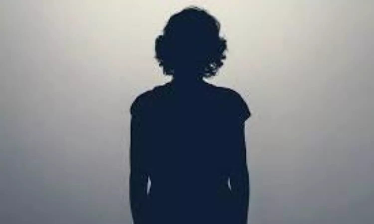 యంగ్ హీరోతో పెళ్లైన బ్యూటీ రొమాంటిక్ సినిమా!