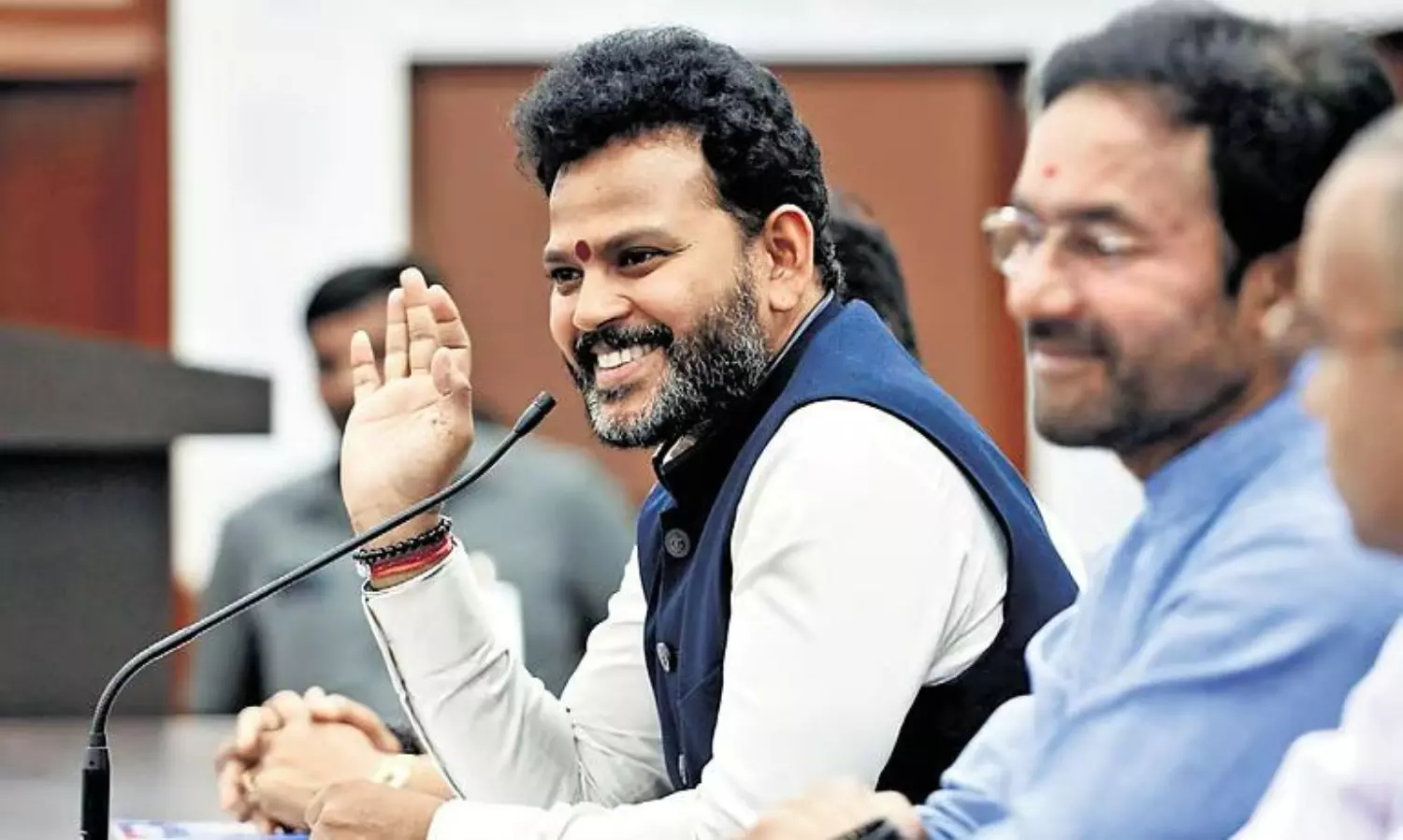 వరంగల్ ఎయిర్ పోర్ట్ కు బీఆర్ఎస్ సహకరించలేదు.. బాంబుపేల్చిన రామ్మోహన్ నాయుడు!