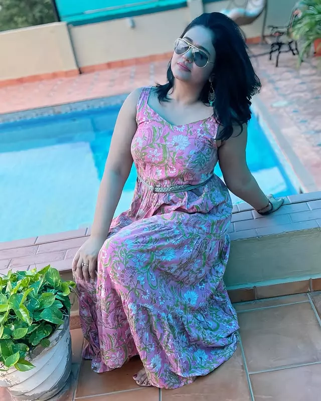 Timeless Beauty and Talent: Poonam Bajwas Captivating Photos Timeless Beauty and Talent: Poonam Bajwas Captivating Photos